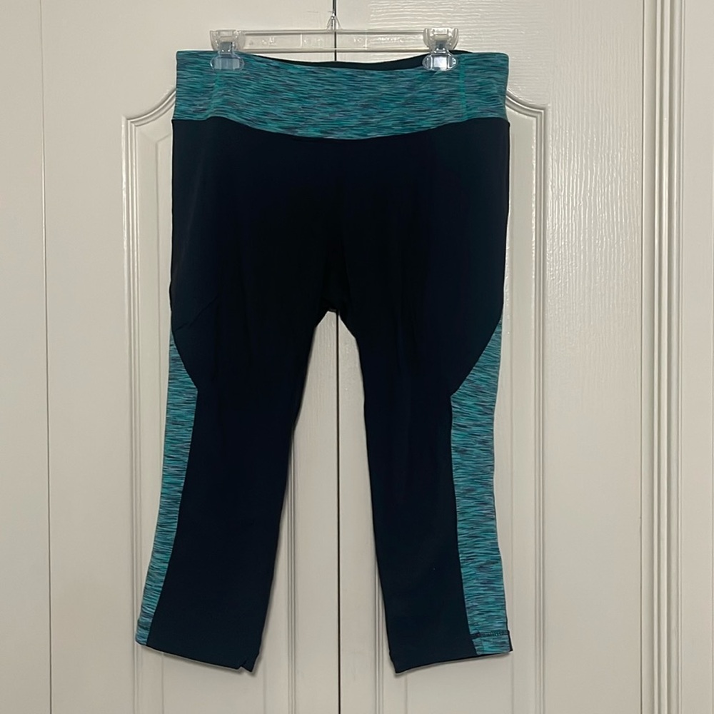 Splits Revelation Capri Leggings*